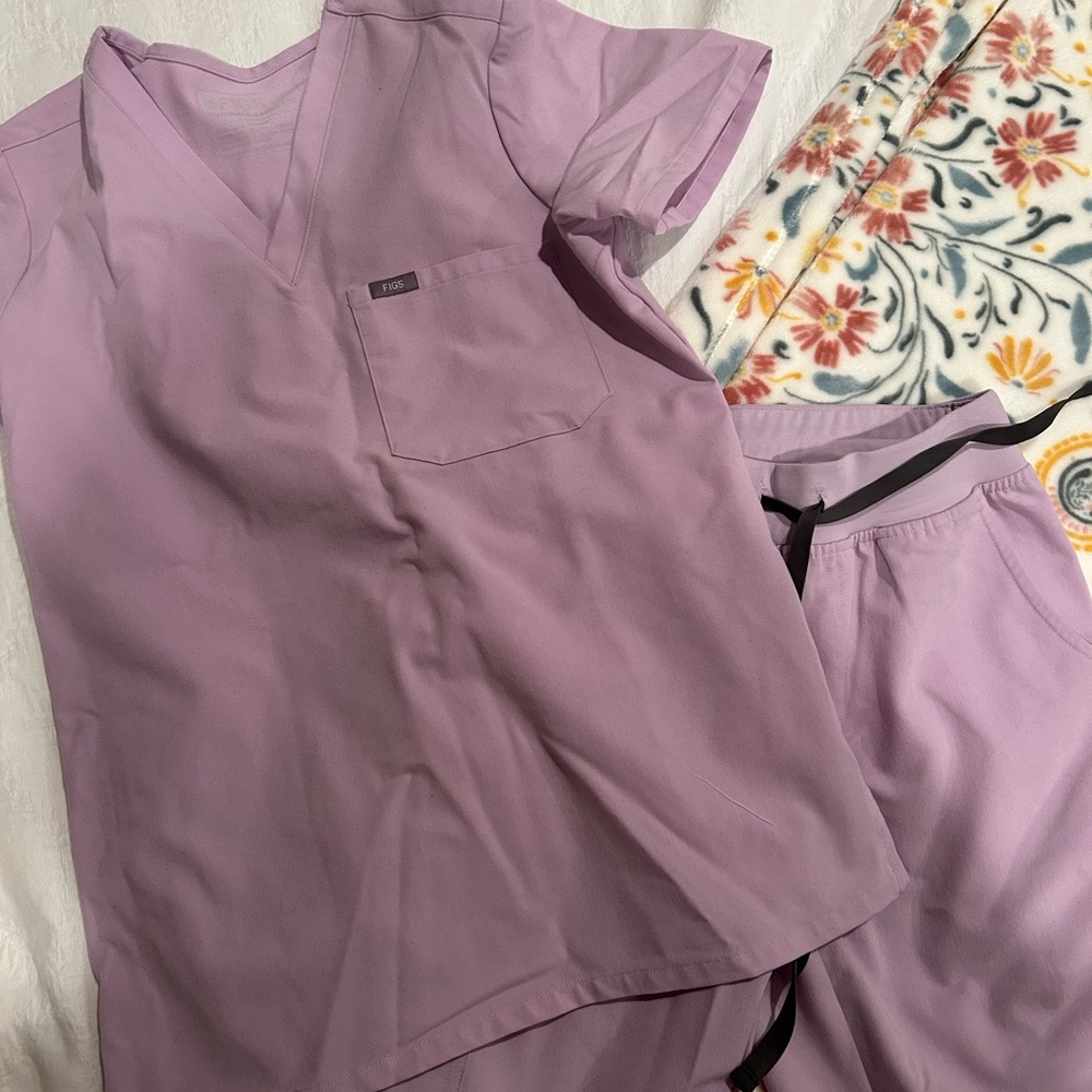 Figs Lilac scrub set